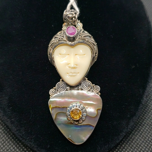 Goddess face sterling silver pendant - Picture 3 of 11